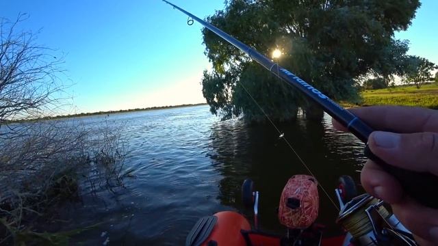 Поиск и Ловля судака в жару !Как найти и поймать судака ??!Гнус ТВ 2020 смотреть онлайн