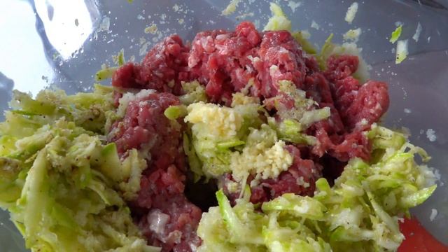 Мы ели его всей СЕМЬЕЙ и не могли оторваться//Сочные котлеты тают во рту! смотреть онлайн