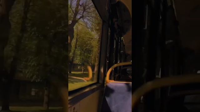 В нашем мире людям не интересно какой ты человек, а интересно во что ты одет! смотреть онлайн