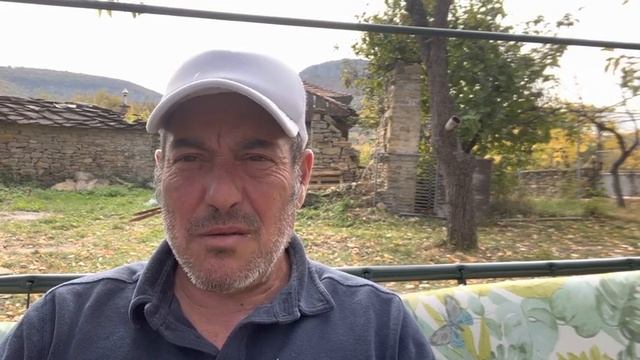 Это жесть. Ремонт крыши в Болгарии. Недобросовестность бригады. Сделали основу, а черепицу не менял смотреть онлайн