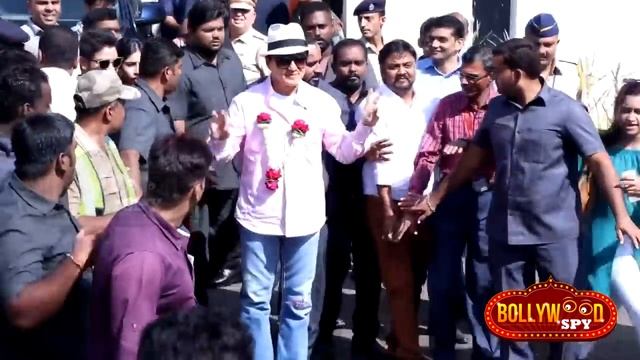 Jackie Chan's GRAND WELCOME In Mumbai, India | Kung Fu Yoga смотреть онлайн