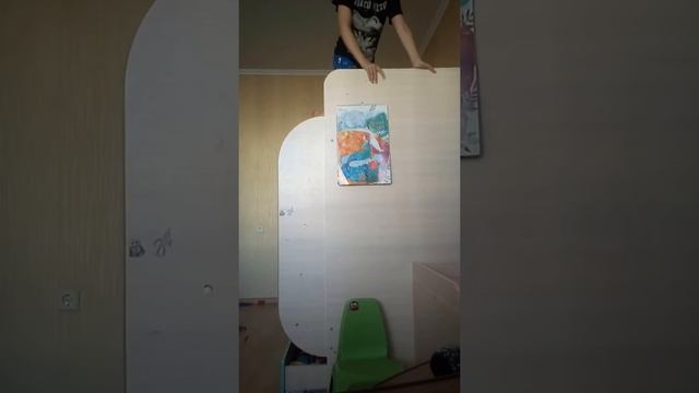 2 способ как забраться на свою двух-этажную кровать!? смотреть онлайн