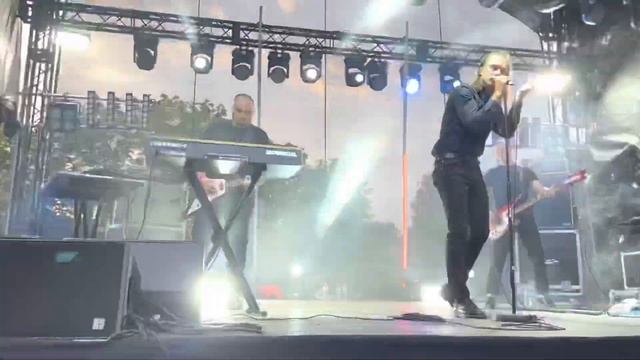 Molchat Doma - Toska / Молчат Дома - Тоска (Kyiv 2021, live) смотреть онлайн