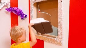 Веселые челленджи для детей с Крисом и мамой