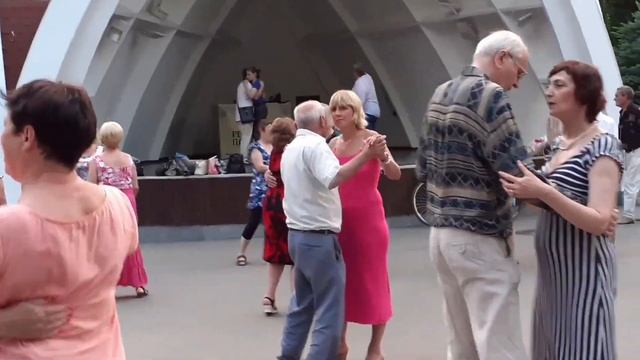 ТУЗ, ВАЛЕТ, КОРОЛЬ БУБНОВЫЙ! ТАНЦЫ ХАРЬКОВ СЧАСТЛИВЫЕ МОМЕНТЫ смотреть онлайн