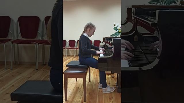 А. Безенсон Багряные поляны из сюиты "Палитра осени" Исполняет София Лазакович. смотреть онлайн