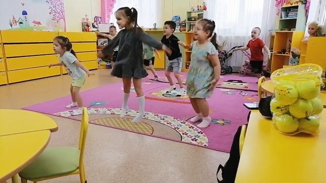 Сиреневая (старшая группа). Фитнес смотреть онлайн