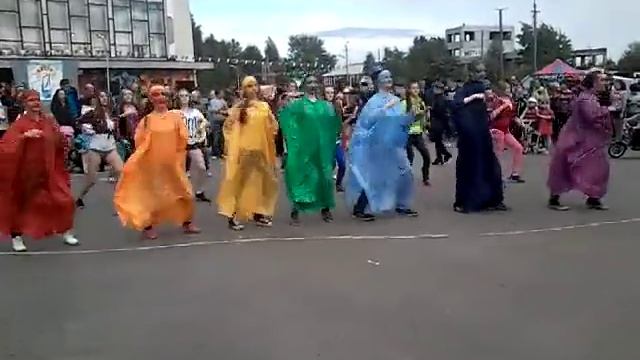 Флешмоб на День города. смотреть онлайн