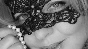 * СТИХИ * Зеркалю * Сола Монова