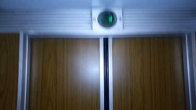 Лифт (Щербинец 1989 г.в) ЩЛЗ 1989.Тюмень, Улица Хохрякова 47. Офисное здание смотреть онлайн