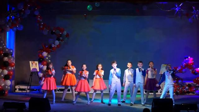 "Этот мир" - детский вокальный ансамбль "Улыбка" смотреть онлайн