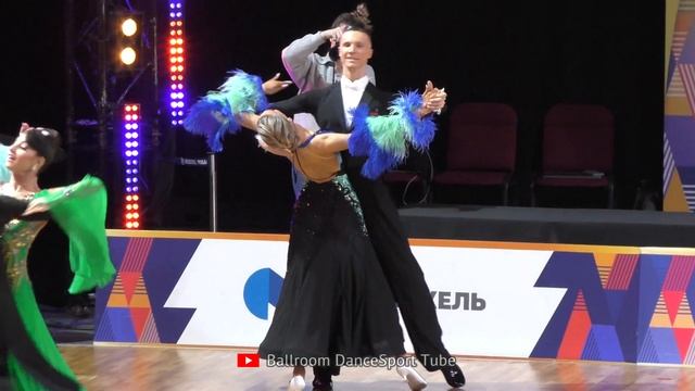 Slow Foxtrot Compilation = 2023 Russian Championship Adult Amateur Ballroom 3Round смотреть онлайн
