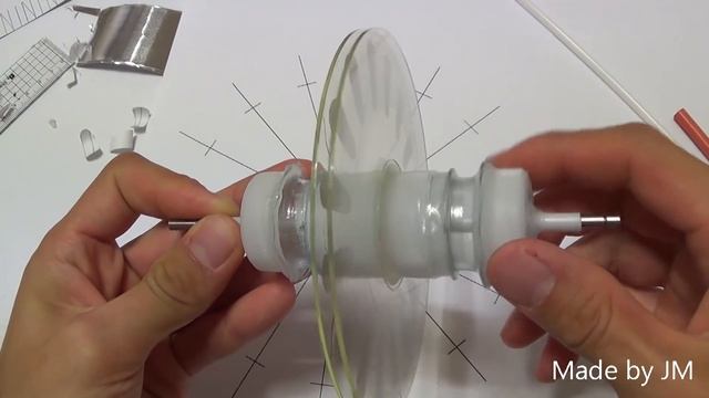 Plastic bottle and CD Wimshurst Machine смотреть онлайн