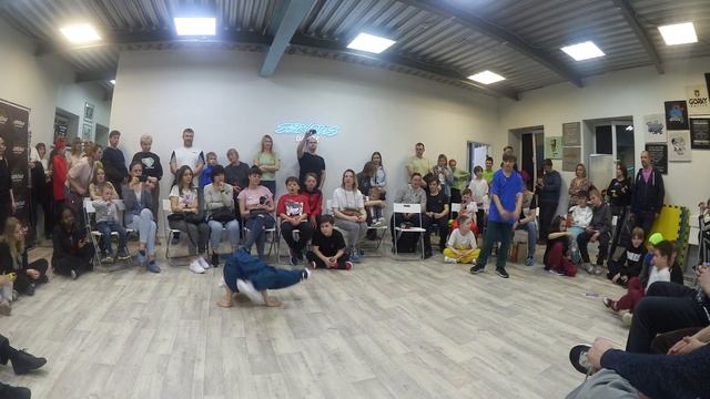 SERIOUS BATTLE | 10-12 ЛЕТ | Студия танца Нижний Новгород SERIOUS DANCE SCHOOL смотреть онлайн