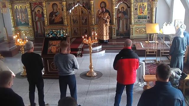 Воскресная Литургия в Михаило-Архангельской Харлампиевской церкви смотреть онлайн