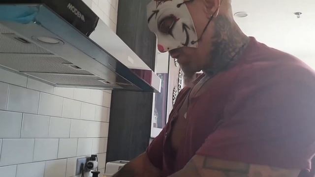 10.000 Calorie Challenge. Klown Lyfe vs. Food. смотреть онлайн