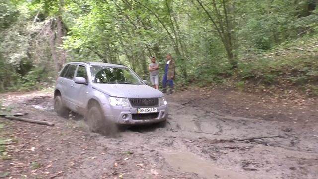 LIFTED SUZUKI Grand Vitara in MUD. Off-Road. смотреть онлайн