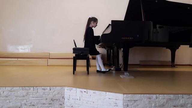 Больдюсова Ева - Р. Глиэр. Колыбельная; К. Черни. Этюд #23. смотреть онлайн