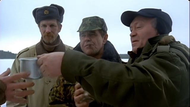 Тост Михалыча за спасение - Особенности национальной охоты в зимний период (2001) смотреть онлайн
