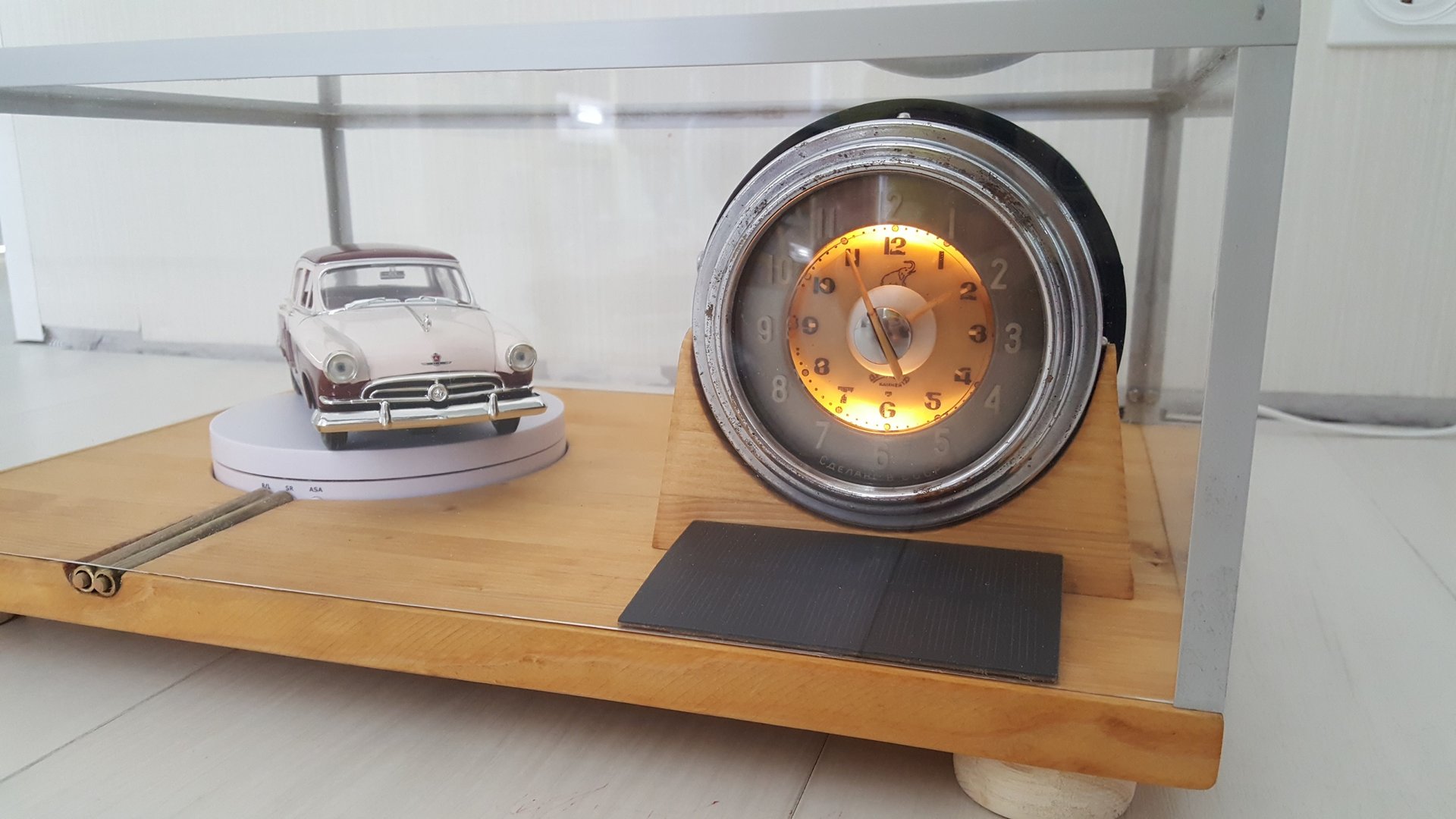 Настольные часы 