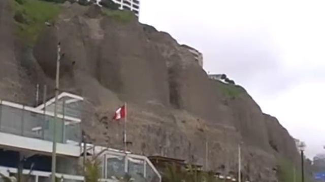 ПЕРУ ЛИМА РАЙОН МИРОФЛОРЕС .MOV001 смотреть онлайн