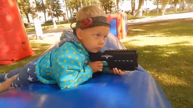 С какого возраста можно играть в лазертаг? Пейнтбольный и лазертаг клуб "Русские Витязи" смотреть онлайн