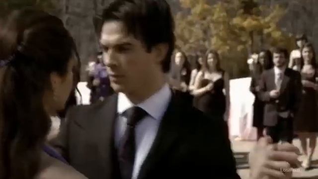 танец елены и дэймона смотреть онлайн