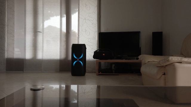 JBL Partybox 310 VS Boombox 2 смотреть онлайн