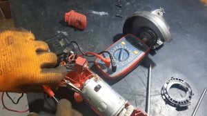 аккумуляторная болгарка worcraft не включается