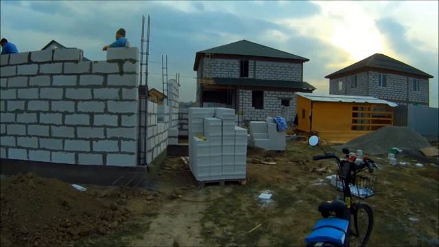 МПС Алматы. ПКСТ "Первомайский". Кладка теплоблоков. 30.10.2017. смотреть онлайн