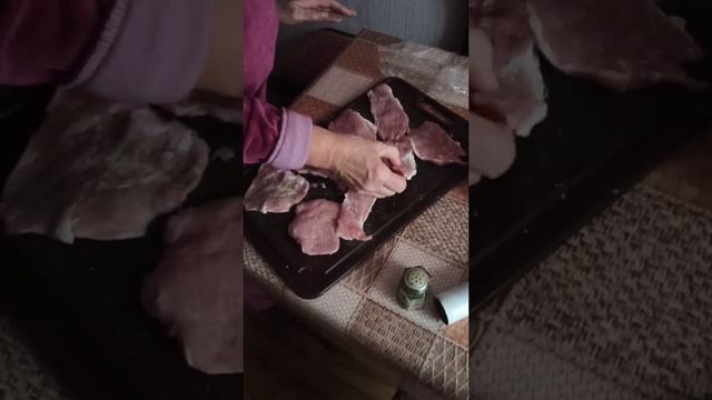 Отбивные с помидорами и сыром в духовке смотреть онлайн