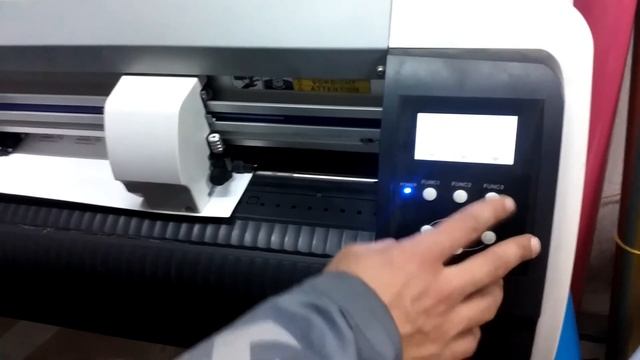 Плоттерная резка, резка печати по контуру пленики Oracal смотреть онлайн