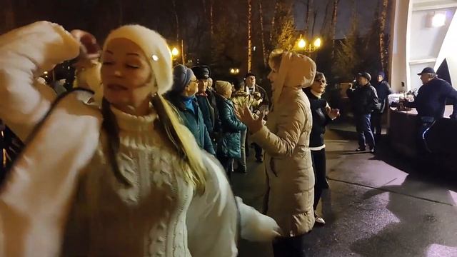 КОХАНА МОЯ!???/ТАНЦЫ В ПАРКЕ ГОРЬКОГО ХАРЬКОВ ДЕКАБРЬ 2021 смотреть онлайн