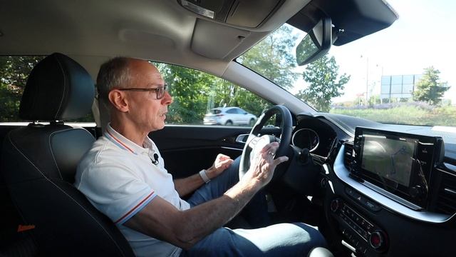 KIA CEED SW PHEV 2023 смотреть онлайн