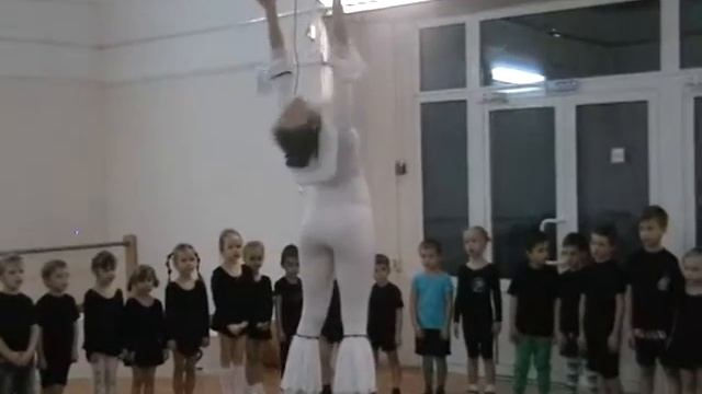 акробатический номер "Пьеро http://acrobat.ucoz.ru/ смотреть онлайн