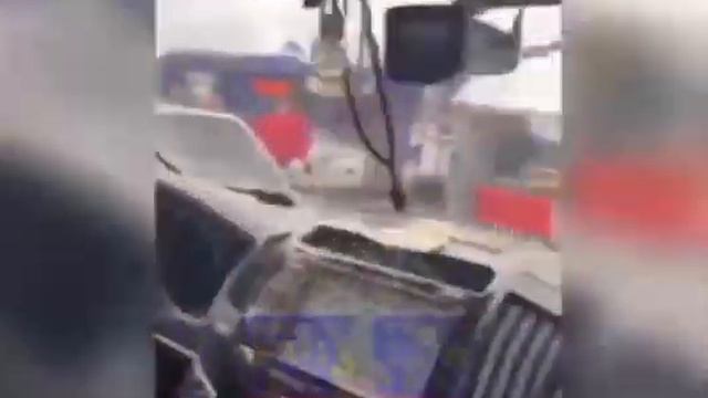 Жесть 🥲один русский мужик 🇷🇺 против 10 казаков😦😬 смотреть онлайн