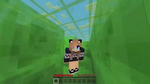 ЗАБЛУДИЛАСЬ В РАДУЖНОМ ЛАБИРИНТЕ В МАЙНКРАФТ! ЛАРА МАЙНКРАФТ