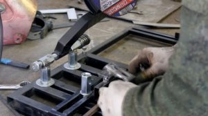 Быстрый зажим,тиски, для стойки УШМ (болгарки).Clever clamp