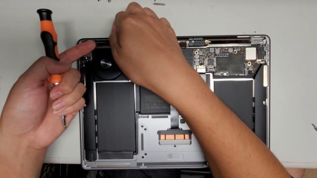 13" MacBook Air A1932 2019 True Tone Disassembly Screen Replacement смотреть онлайн