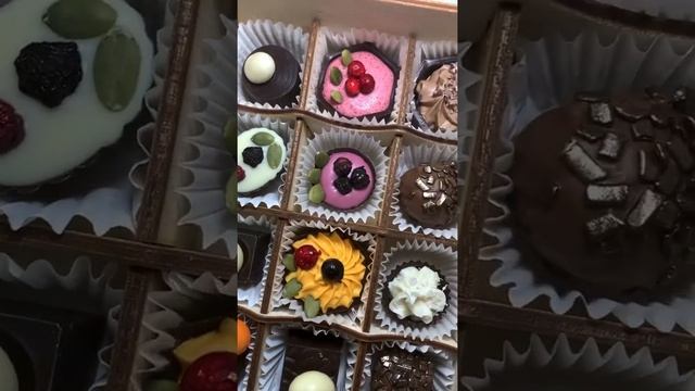 Какие конфеты вы любите? #кондитерская#конфетыручнойработы#конфеты#конфетысвоимируками #сладости смотреть онлайн
