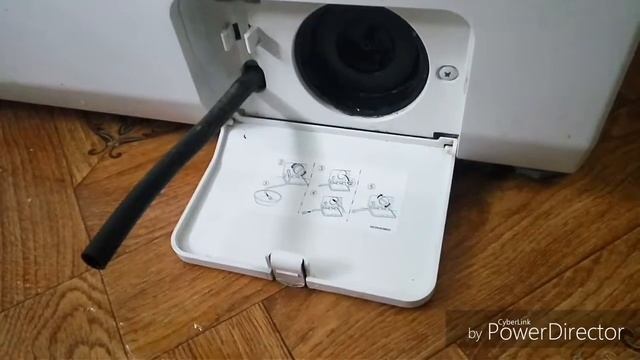 Розслоилась крышка сливного отверстия автомат машинки LG ( или как вытащить вторую часть)? смотреть онлайн