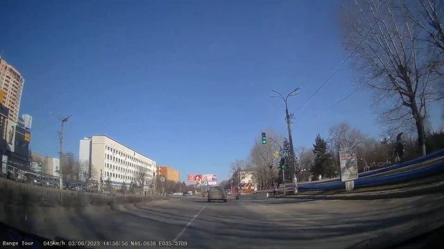 Луганск, ул. Зозулина (16-я Линия), Советская, 50-лет Образования СССР. 2023 03.06 14:55 смотреть онлайн
