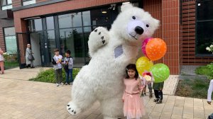 Детский день рождения с белым мишкой