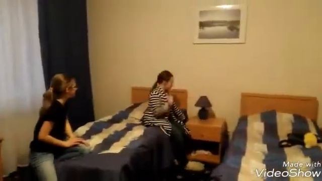 ROOM TOUR ПО НАШЕМУ НОМЕРУ///ЯЗЫКОВОЙ ЛАГЕРЬ// смотреть онлайн