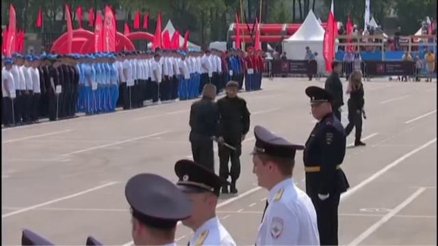Выступление Клуба полицейских единоборств "Тайпан" на спортивном празднике московской полиции смотреть онлайн