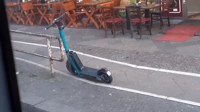 вот такой прикольний электрический самокат голубого цвета смотреть онлайн