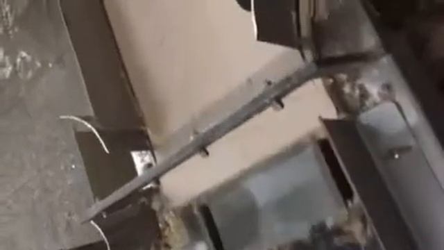 Видео работы машины струнной резки пластов кондитерских масс вафли, бисквиты, восточные сладости смотреть онлайн