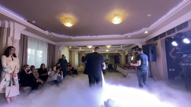 Важкий дим на перший весільний танець молодят ресторан Ідилія смотреть онлайн