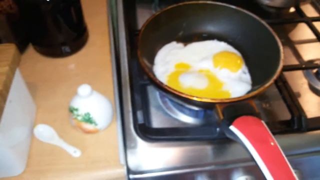 ГОТОВИМ ЯИЧНИЦУ (часть 2) смотреть онлайн