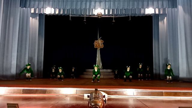 Детский танец "Танцующее болотце" смотреть онлайн